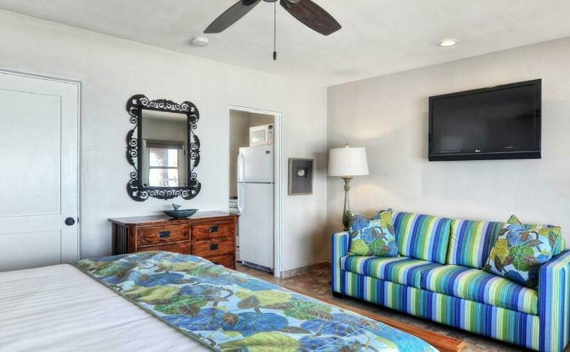 ‫فيلا غرفة نوم واحدة, Beachcomber Inn