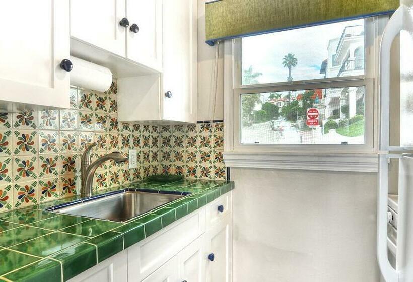 ‫فيلا غرفة نوم واحدة, Beachcomber Inn