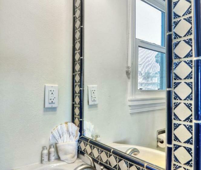 فيلا غرفة نوم واحدة مطلّة علي البحر, Beachcomber Inn