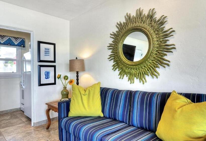 فيلا غرفتين نوم, Beachcomber Inn