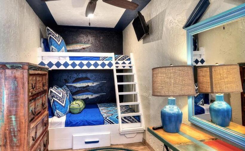 فيلا غرفتين نوم, Beachcomber Inn