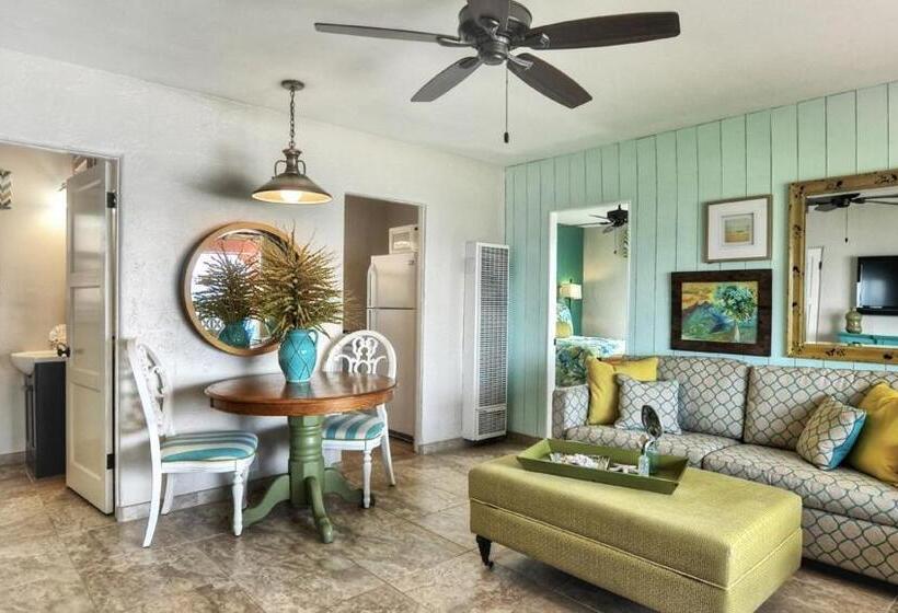 ‫فيلا غرفة نوم واحدة, Beachcomber Inn