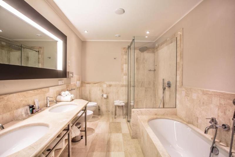 Люкс, Grande Baia Resort & Spa