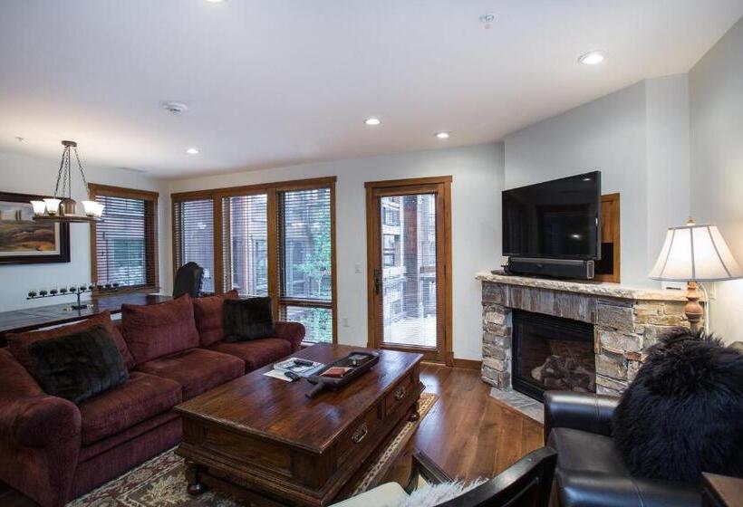 침실 2개 아파트, Silver Baron Lodge