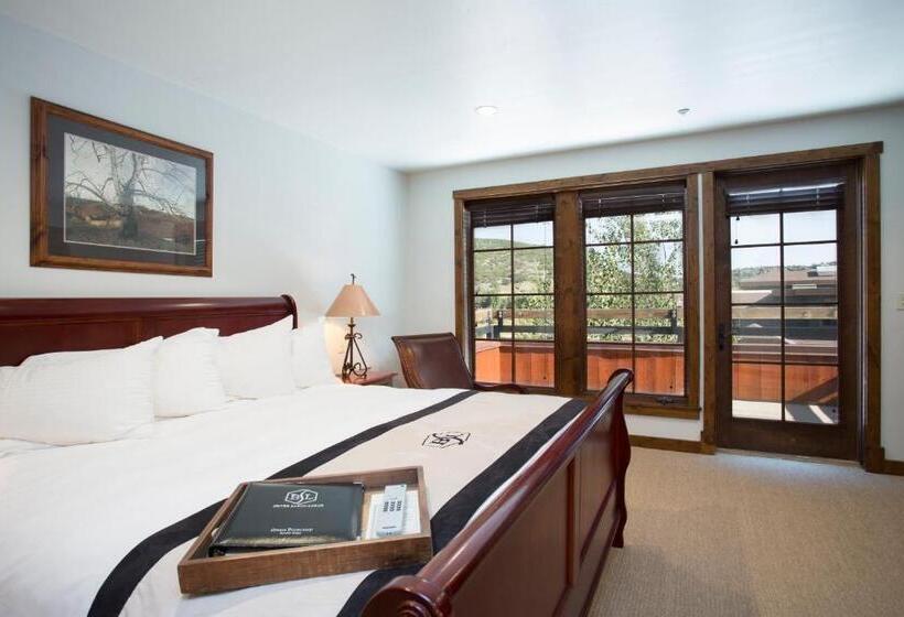 침실 3개 아파트, Silver Baron Lodge