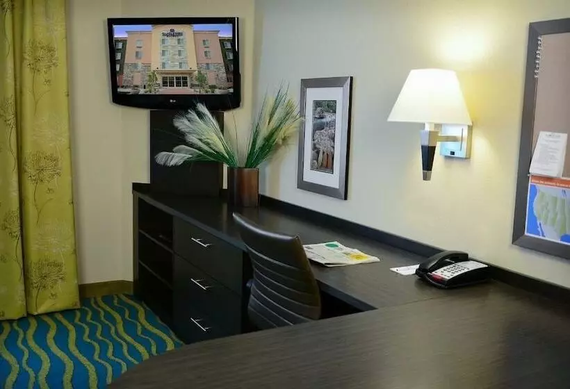 身障者適用スイートルーム, Candlewood Suites Denver Northeast   Brighton, An Ihg