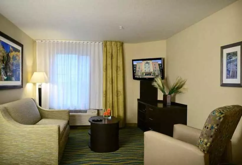 身障者適用スイートルーム, Candlewood Suites Denver Northeast   Brighton, An Ihg