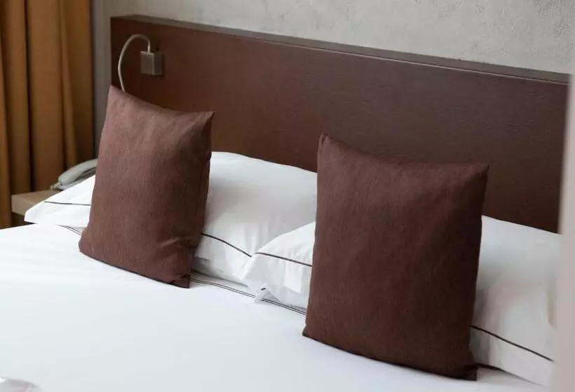 スタンダード４人部屋, Airporthotel Verona Congress & Relax