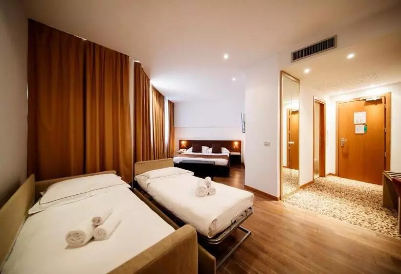 スタンダード４人部屋, Airporthotel Verona Congress & Relax