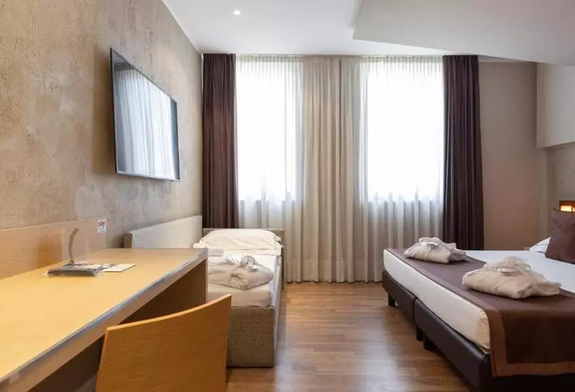 スーペリアトリプルルーム, Airporthotel Verona Congress & Relax