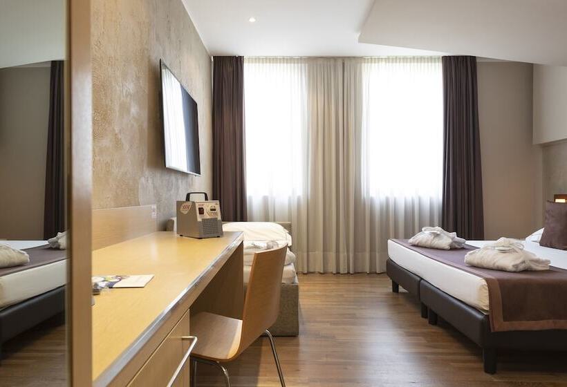 高级三人间, Airporthotel Verona Congress & Relax