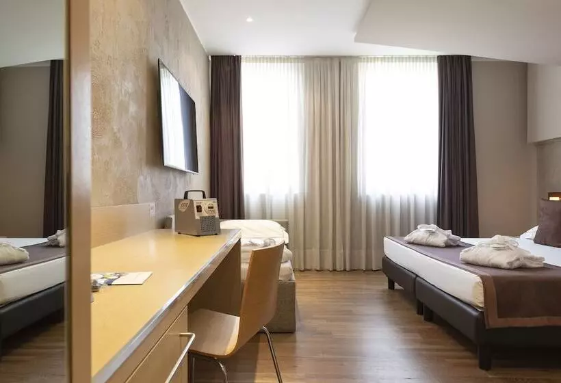 スーペリアトリプルルーム, Airporthotel Verona Congress & Relax