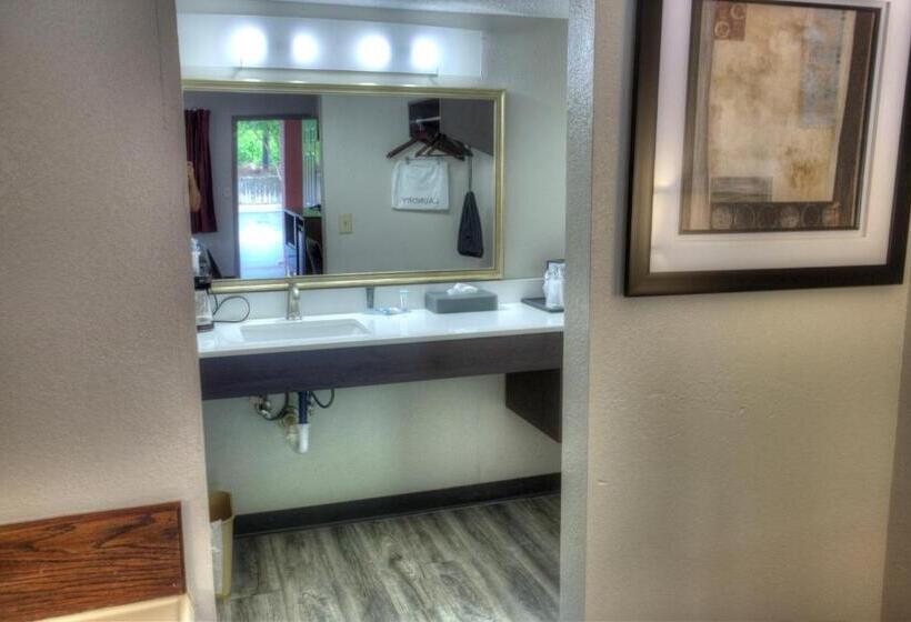 جناح ديلوكس, Budgetel Inn And Suites Plus Helen