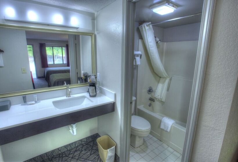 غرفه قياسيه سريرين مزدوجين, Budgetel Inn And Suites Plus Helen