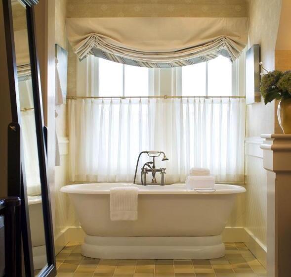 Люкс, Castle Hill Inn