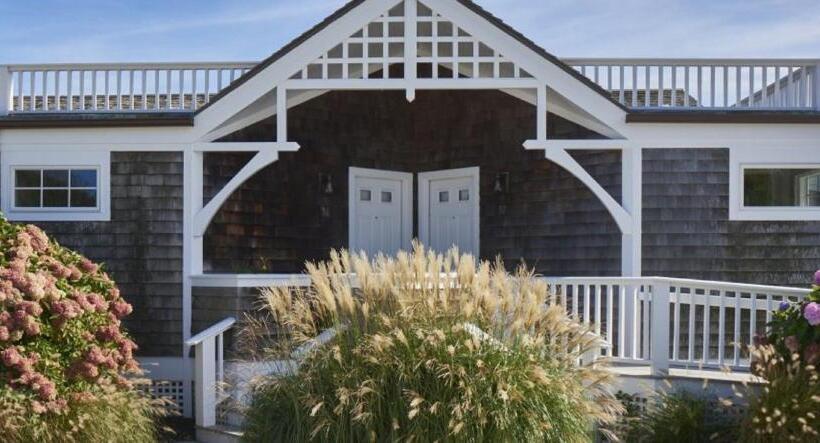 Люкс, Castle Hill Inn