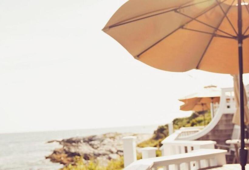 Люкс, Castle Hill Inn