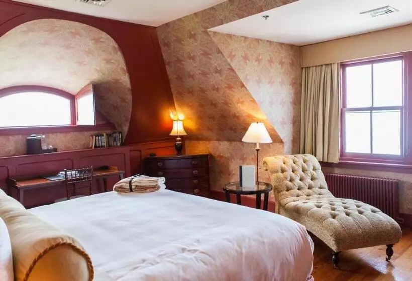 キングサイズベッドのデラックスルーム, Castle Hill Inn
