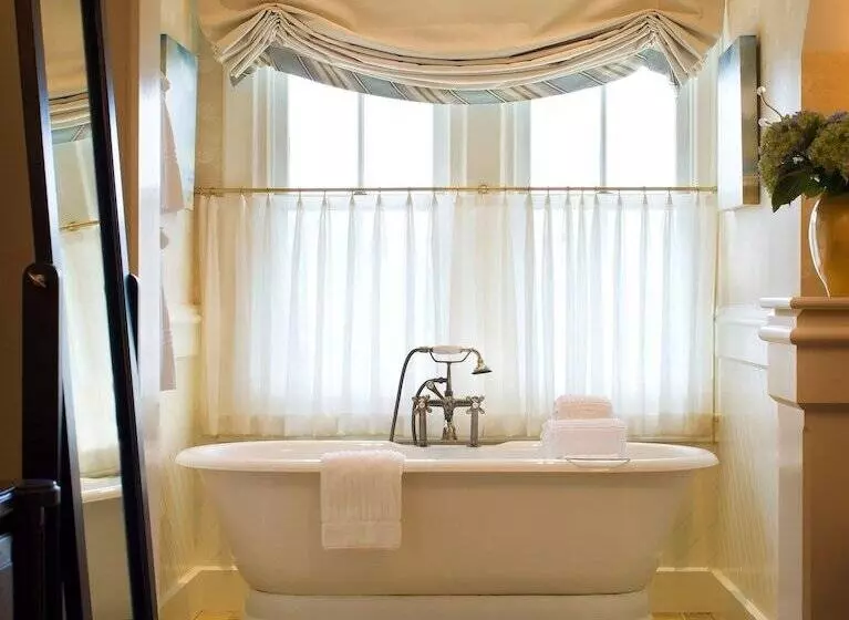 スイート, Castle Hill Inn