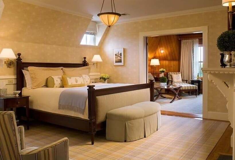 Люкс, Castle Hill Inn