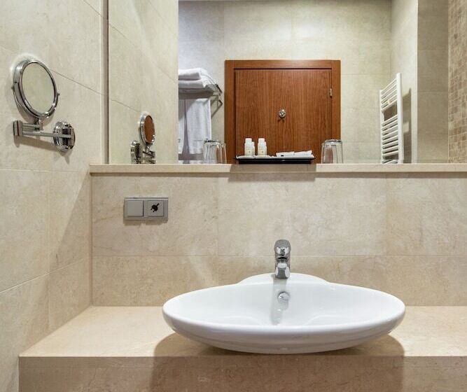 اتاق استاندارد, City