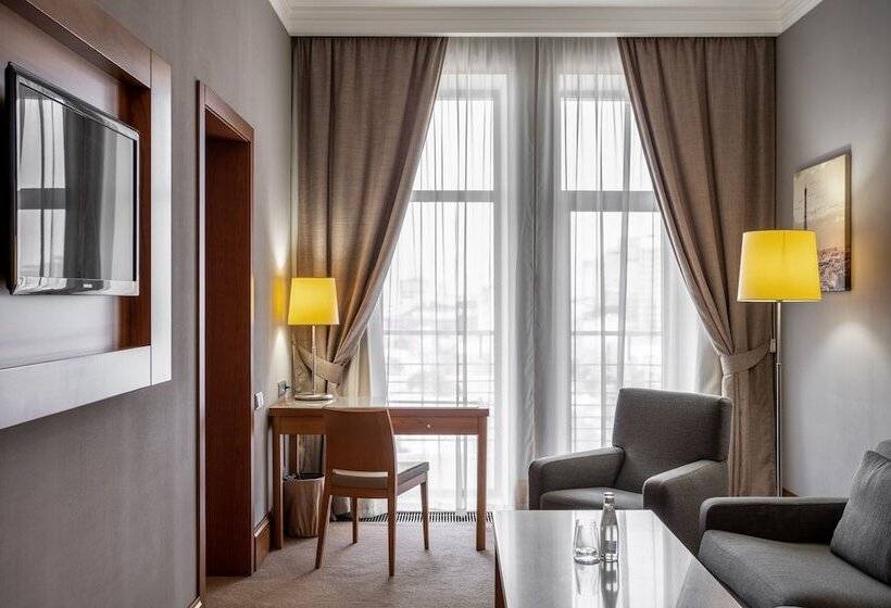 سوییت جونیور, City