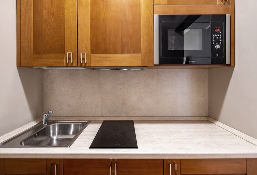 سوییت جونیور, City