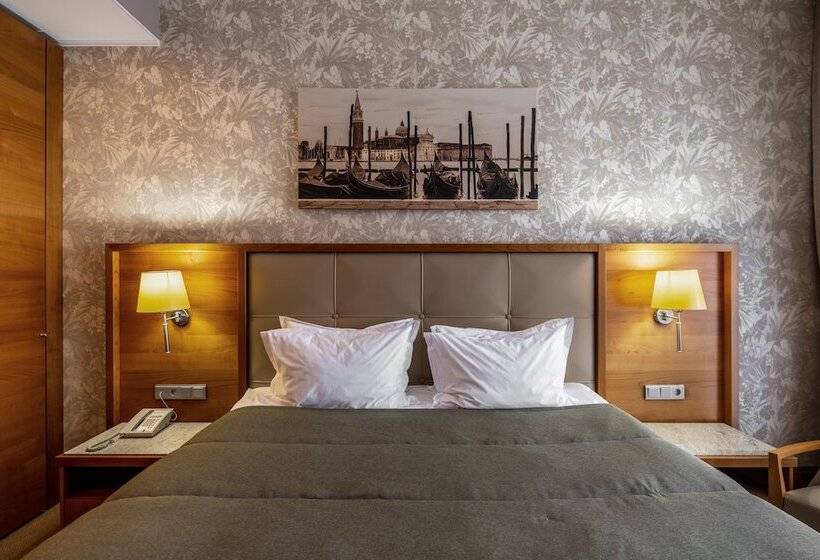 سوییت جونیور, City