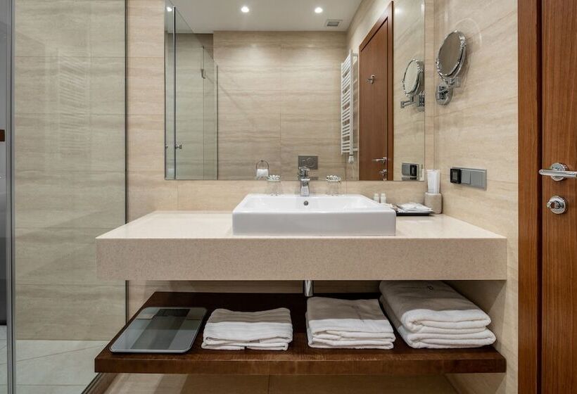 استودیوی استاندارد, City