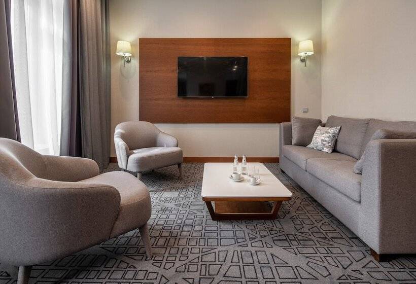 استودیوی استاندارد, City