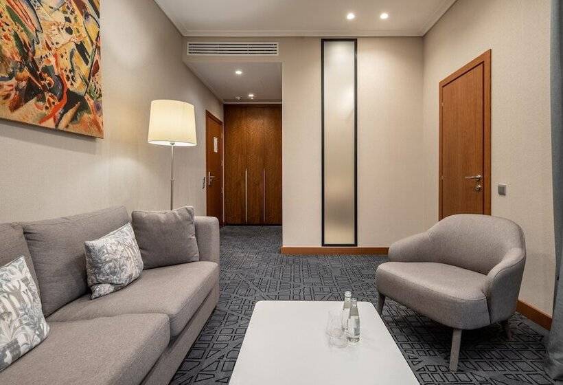 اتاق خانوادگی, City