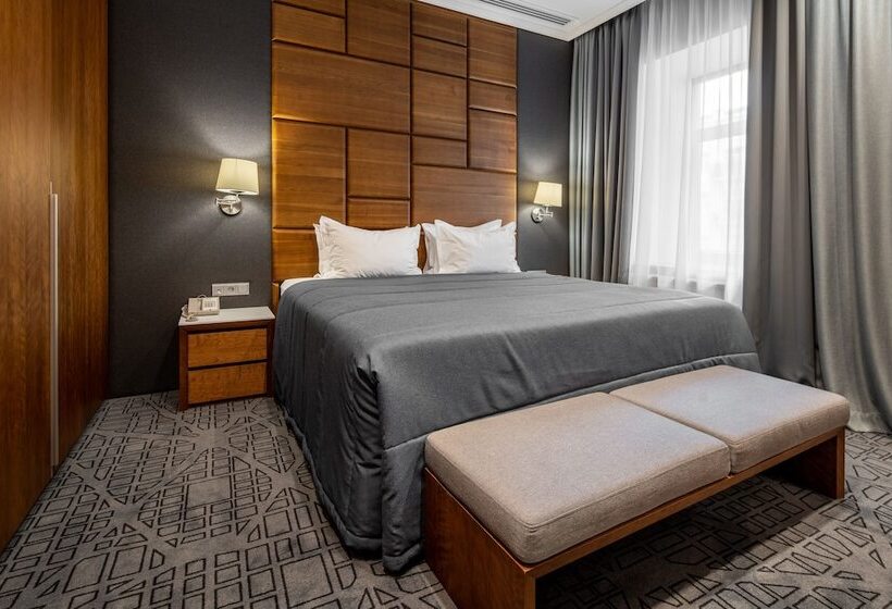 اتاق خانوادگی, City