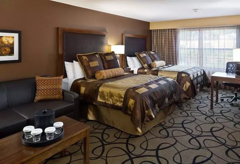 デラックスルーム, Clubhouse Hotel And Suites