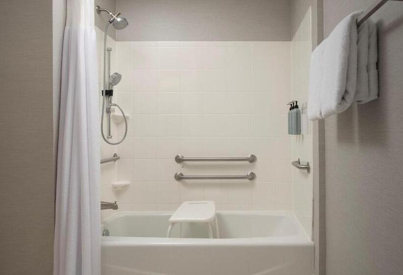 带大床的标准间, Courtyard By Marriott Panama City