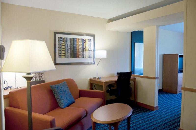 Люкс Кровать Кинг, Fairfield Inn & Suites Ames
