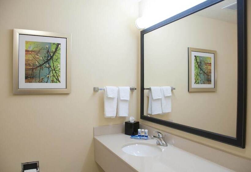 جناح, Fairfield Inn & Suites Ames