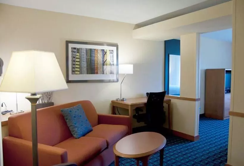 スイート, Fairfield Inn & Suites Ames