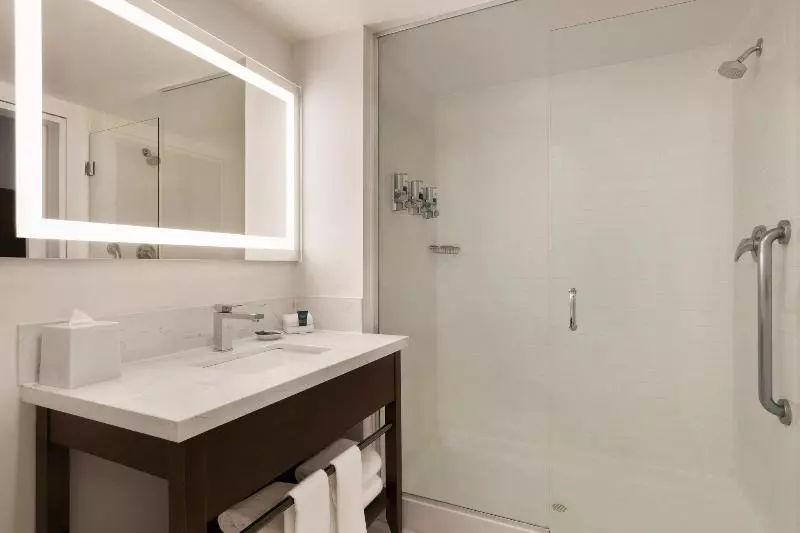 キングサイズベッドのスタンダードルーム, Four Points By Sheraton Sacramento Airport
