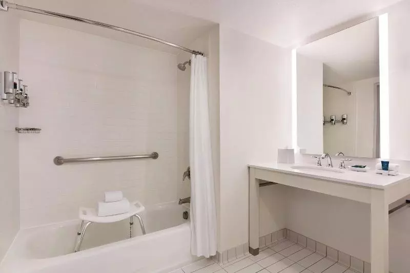 キングサイズベッドのスタンダードルーム, Four Points By Sheraton Sacramento Airport