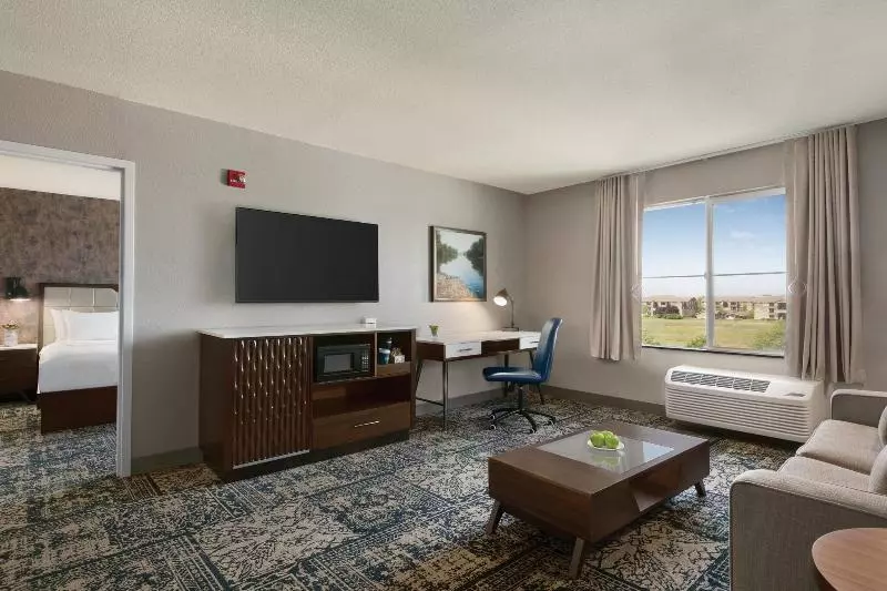 キングサイズベッドのスタンダードルーム, Four Points By Sheraton Sacramento Airport