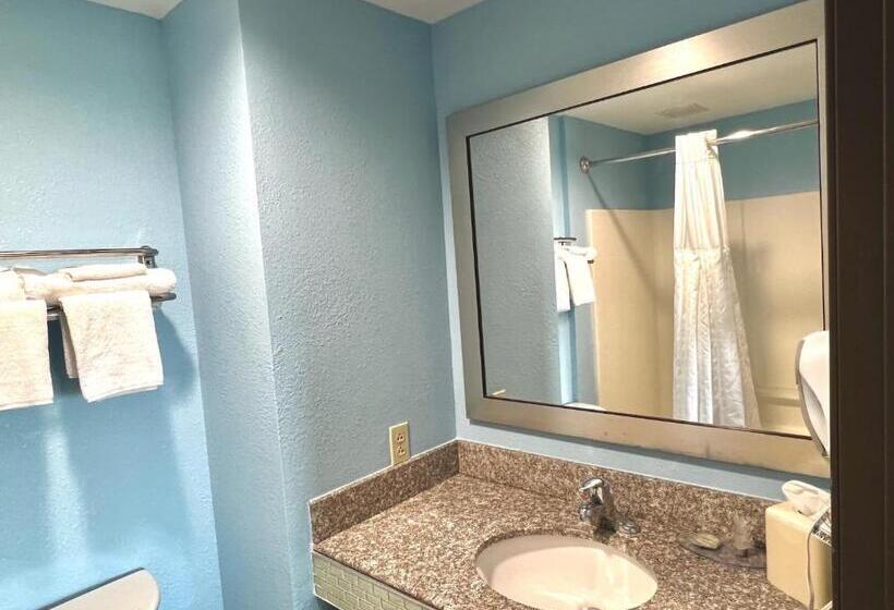 جناح, Hometowne Studios & Suites Washington