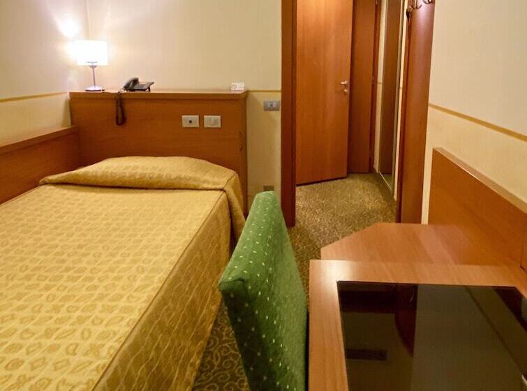 غرفة قياسية فردية, Kristall