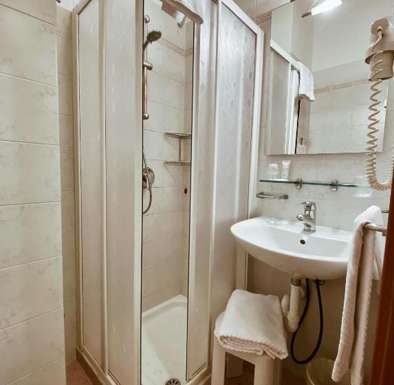 غرفة قياسية فردية, Kristall