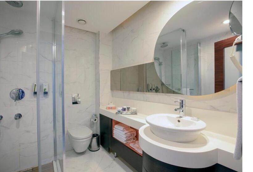 Трехместный Номер Superior, Mercure Istanbul Umraniye