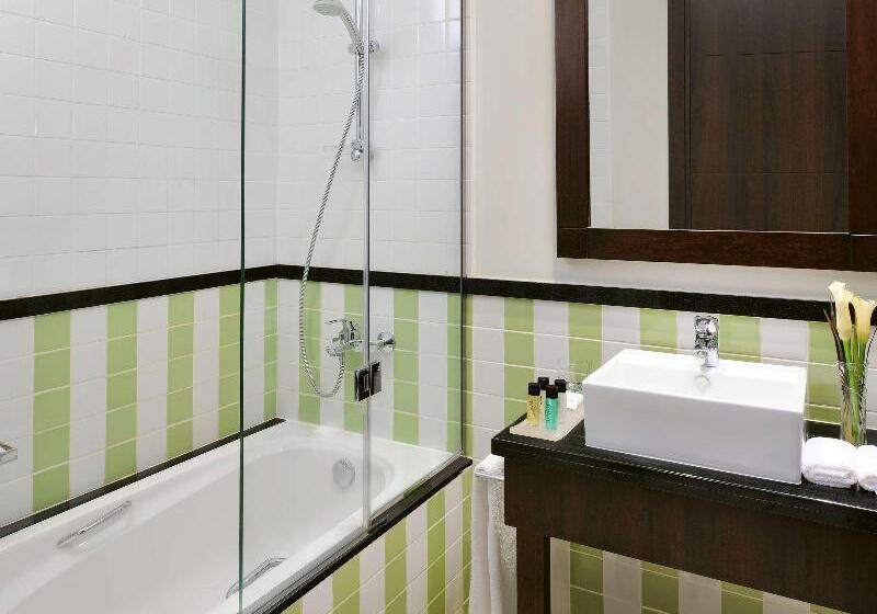 Superior Room, Mövenpick Hotel Apartments Al Mamzar Dubai
