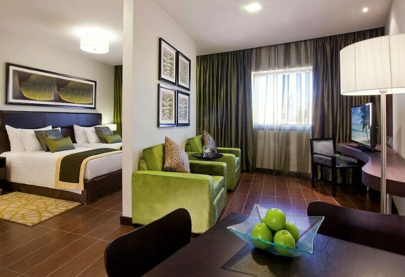Deluxe Room, Mövenpick Hotel Apartments Al Mamzar Dubai