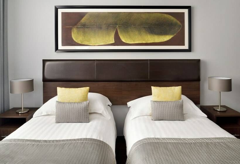 Superior Room, Mövenpick Hotel Apartments Al Mamzar Dubai
