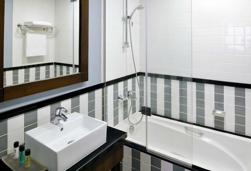 1 Bedroom Apartment, Mövenpick Hotel Apartments Al Mamzar Dubai
