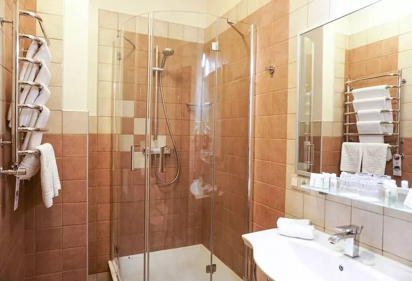 سوییت جونیور, Park Hotel Golosievo