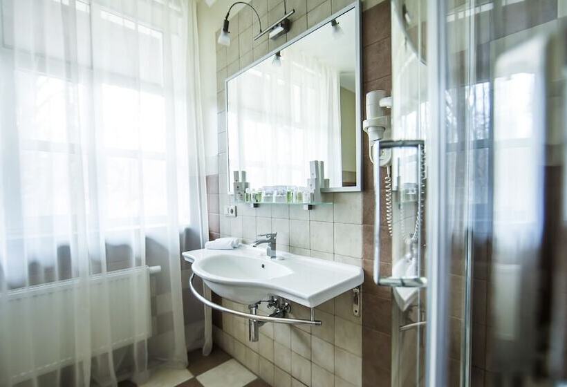 סוויטה, Park Hotel Golosievo